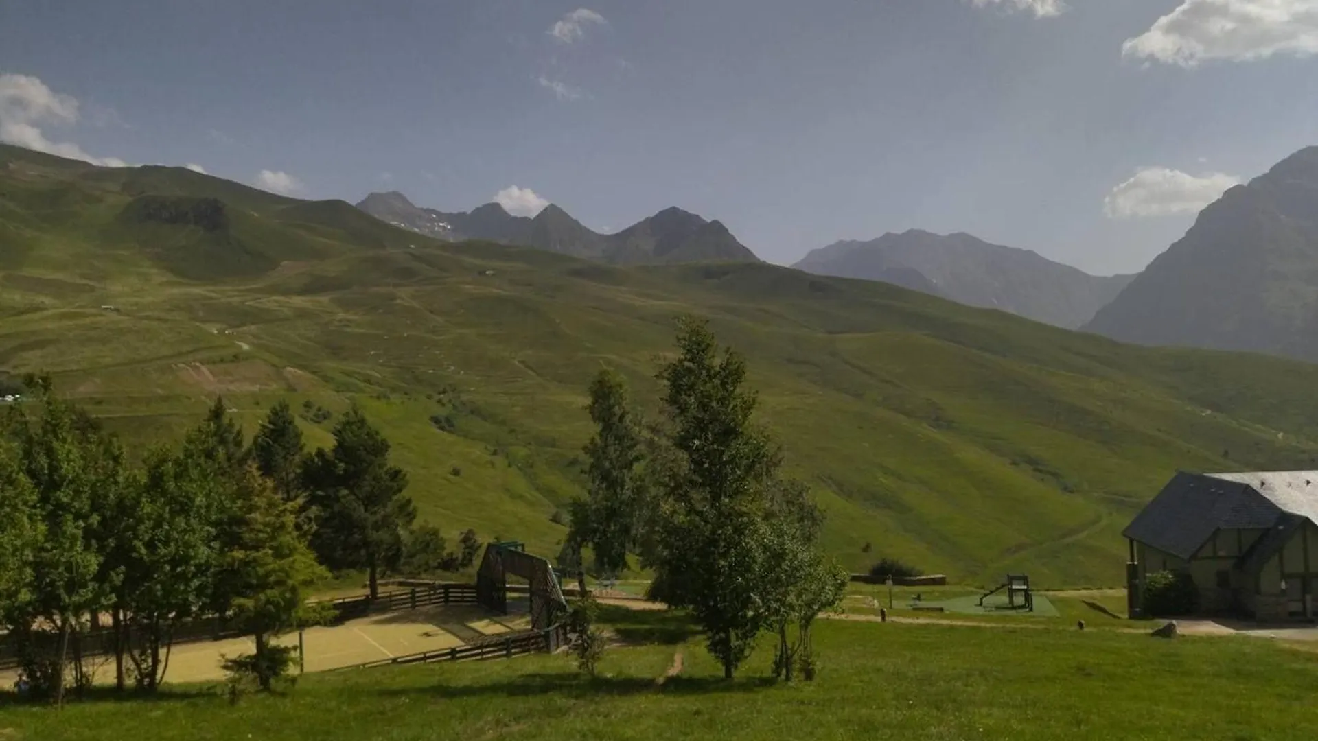 Апартаменты Appartement Spacieux 8 Pers, Peyragudes, Terrasse, Parking Gratuit, Avantages Location Ski - Fr-1-695-44 Germ